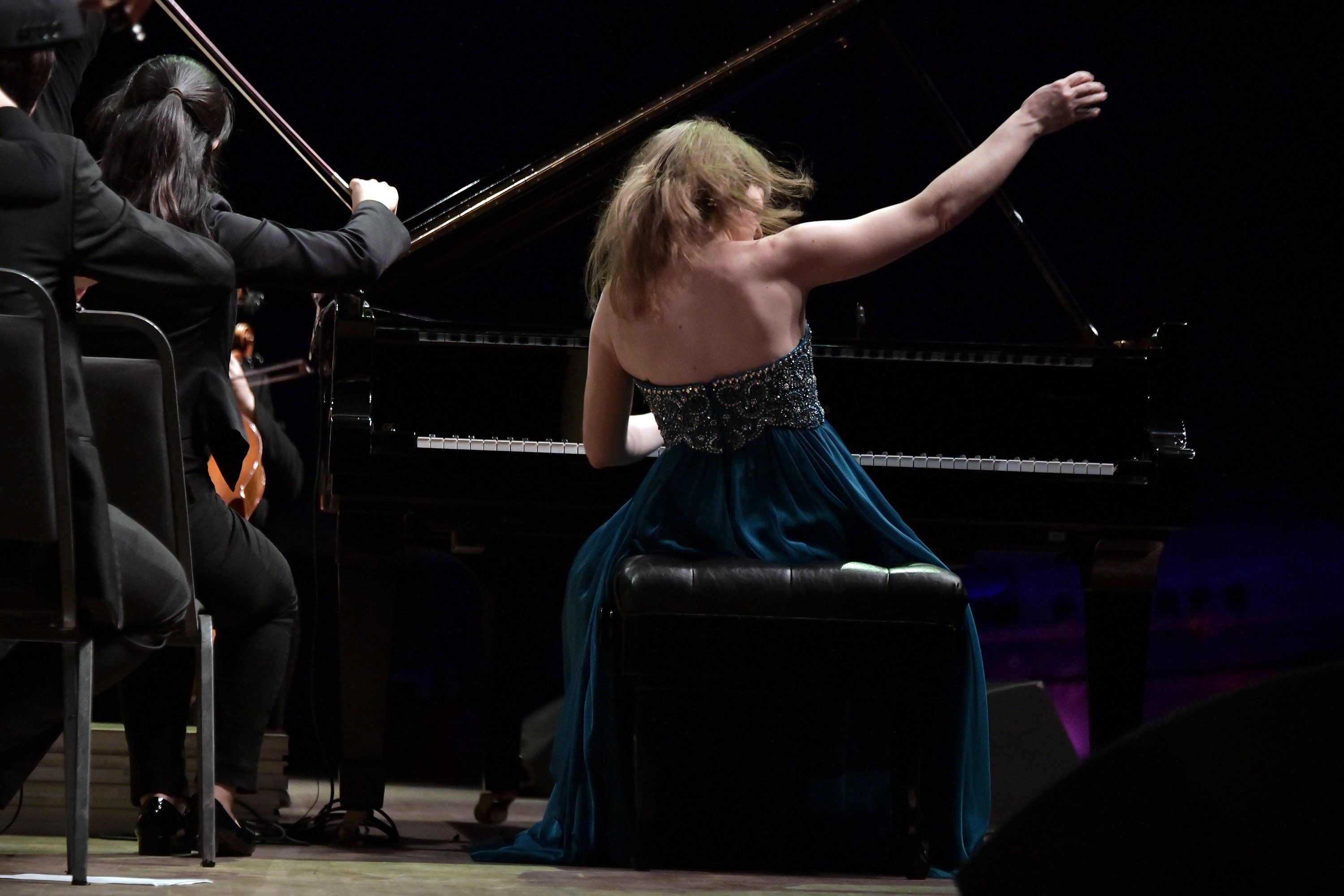 Anna Fedorova performing Rachmaninoff at Audiotorio Araujo Vianna