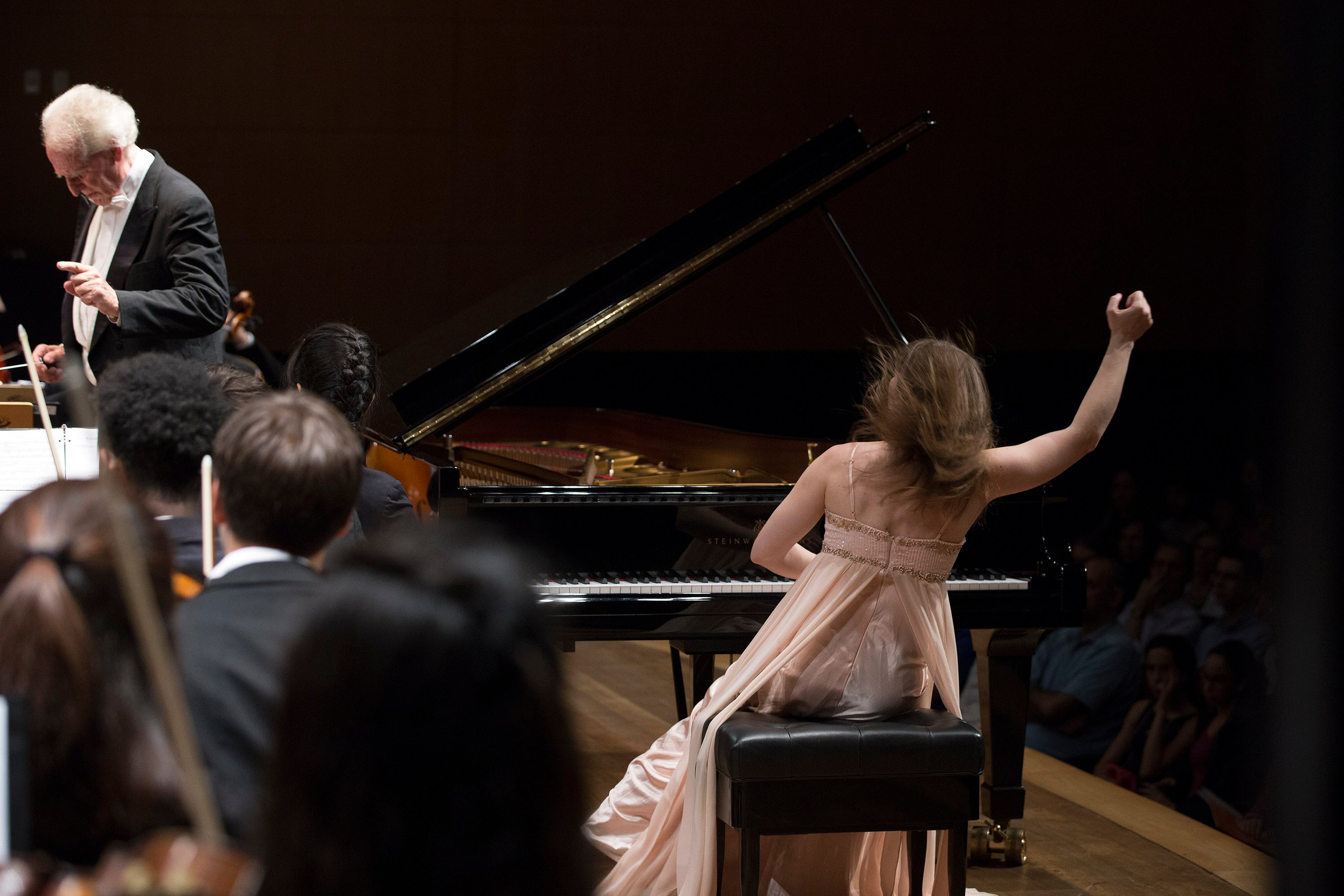 Anna Fedorova performing Rachmaninoff's Piano Concerto no. 2 in Belo Horizonte's Minas Tênis Clube